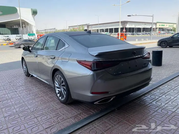 لكزس ES 350 DD فل كامل 2025 - سعودي 13