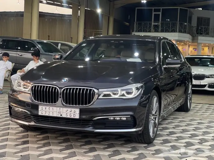 بي ام دبليو 730il 2019 مخزن فل كامل 0