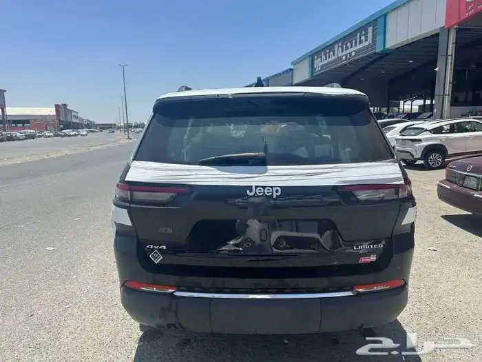 جيب جراند شروكي لمتيد بلس موديل 2024 كاش اقساط 10