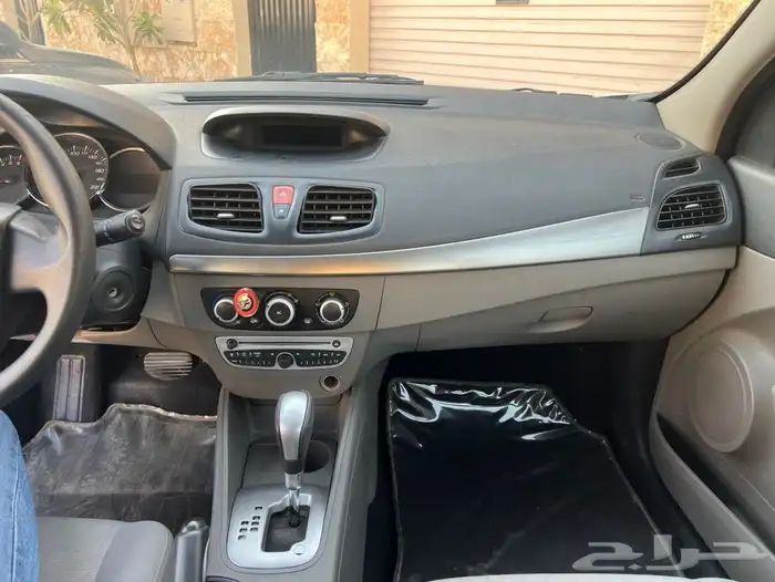 رينو فلونس نص فل مالك اول موديل 2012 3