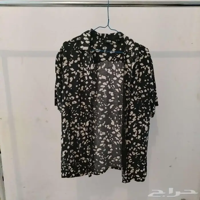 ثياب رجالي للبيع كل حبة بسعر 2