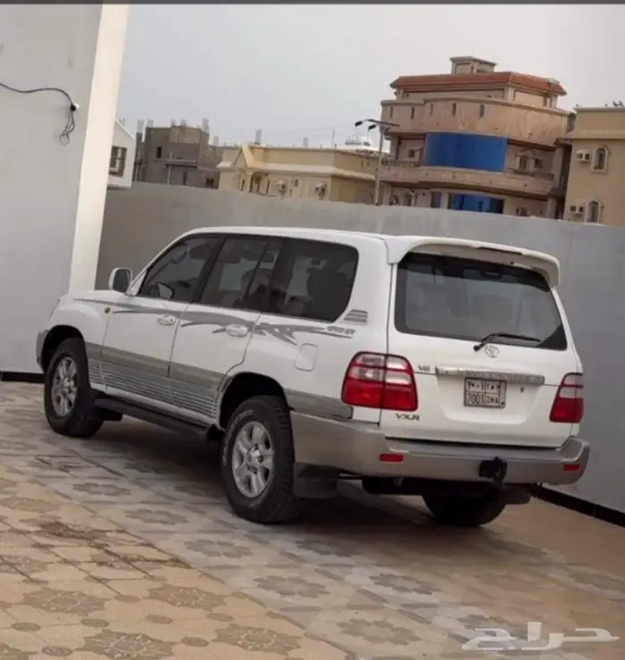 لاندكروزر VXR فل كامل 3