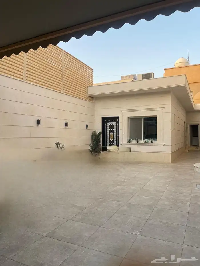 فيلا دور وثلاث شقق مساحة625 حي السعاده 50