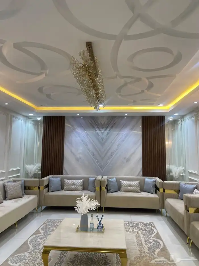 فيلا دور وثلاث شقق مساحة625 حي السعاده 35