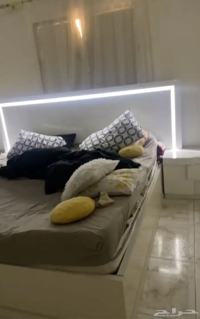 سرير مع اثنين كمدينة نظيفه بااعلى سعر 0