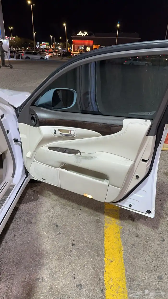 لكزس LS460 سعودي عبدالطيف جميل 14