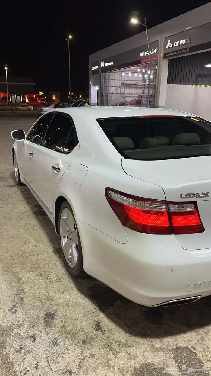 لكزس LS460 سعودي عبدالطيف جميل 3