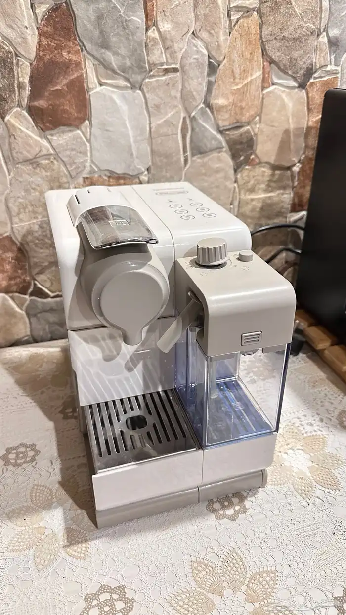 ماكينة قهوة إيطالية Nespresso Lattissima Touch 6