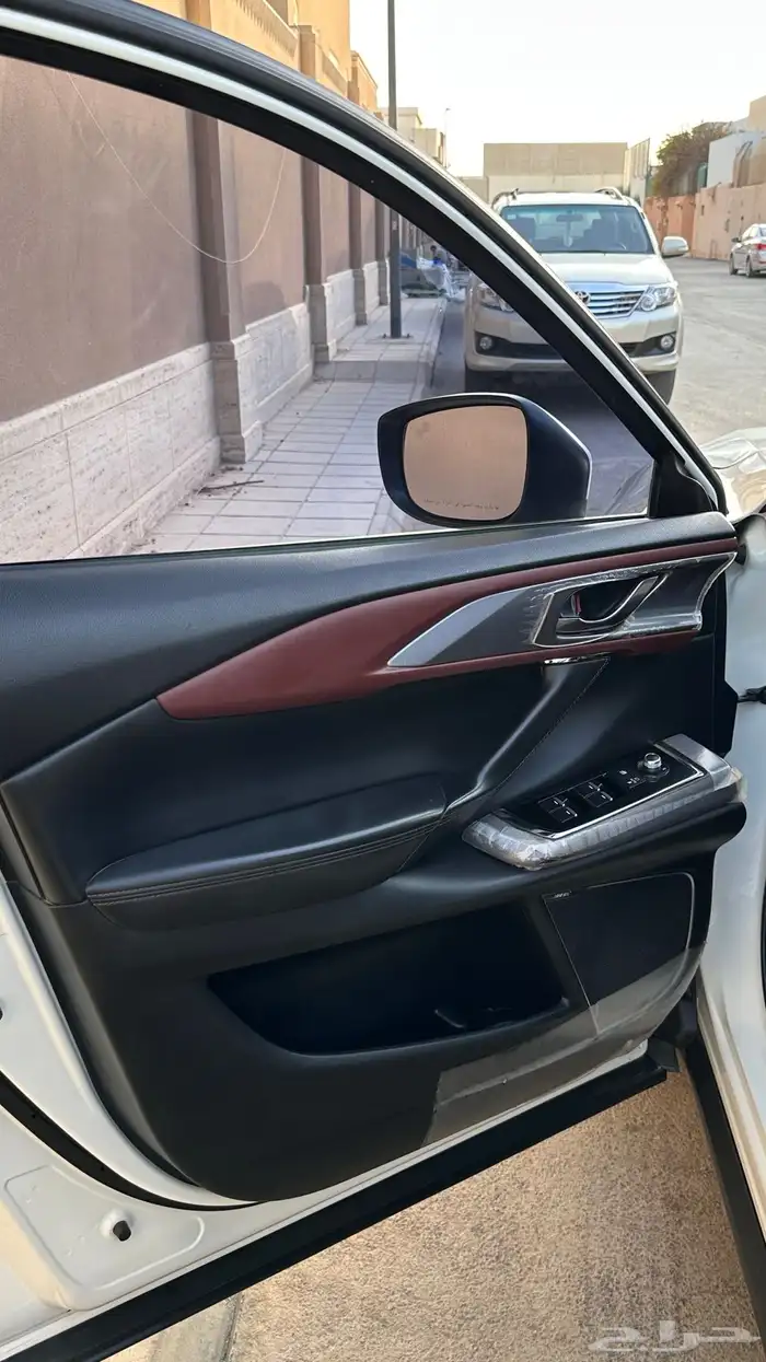 مازدا cx9 سقنتشر على يدي وكالة 2020 لوحتها مميزة 2020 17