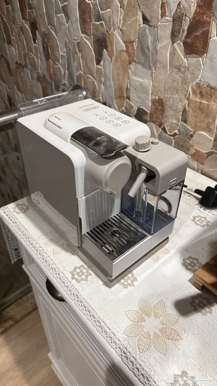 ماكينة قهوة إيطالية Nespresso Lattissima Touch 0