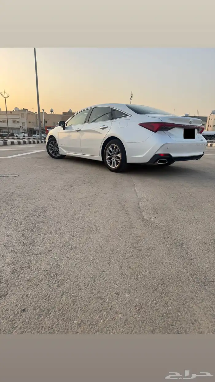 للبيع أفالون وأرد عبداللطيف جميل فئة XLE 5