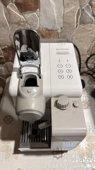 ماكينة قهوة إيطالية Nespresso Lattissima Touch index