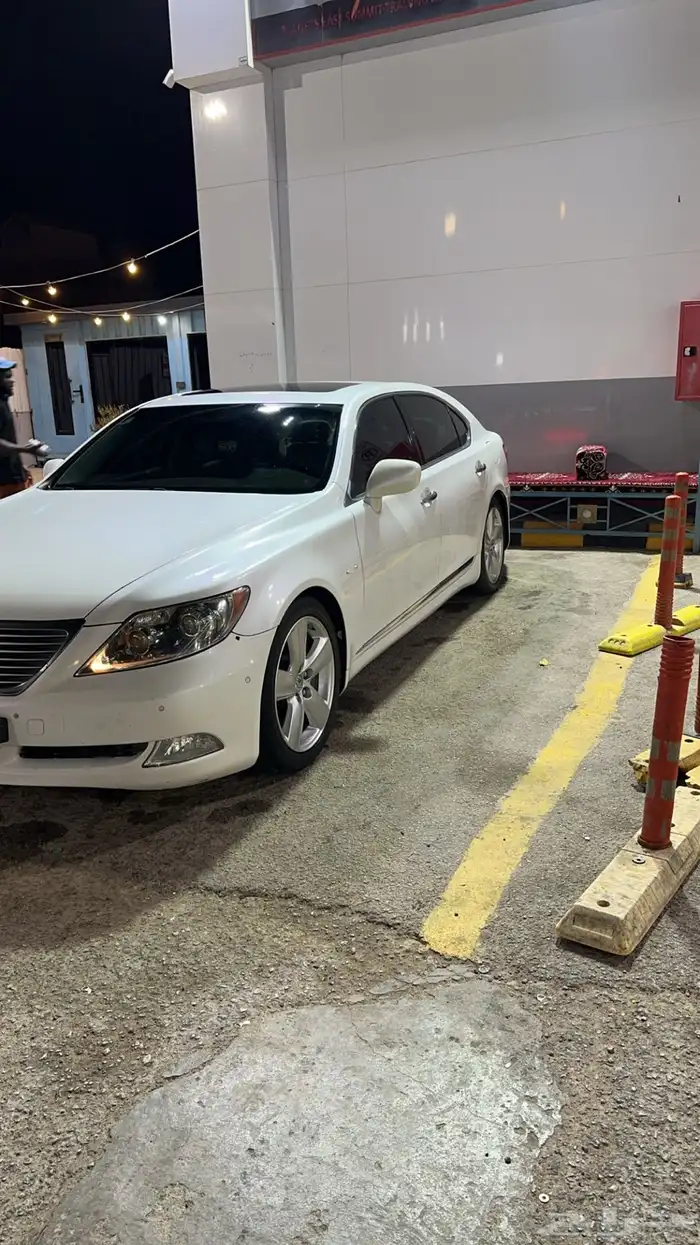 لكزس LS460 سعودي عبدالطيف جميل 0
