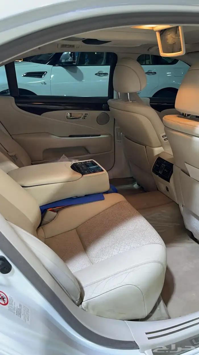 لكزس LS460 سعودي عبدالطيف جميل 13