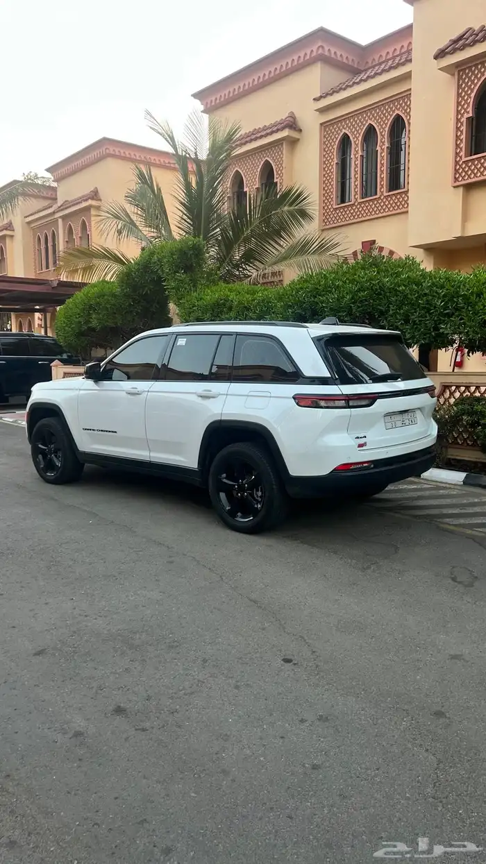 جراند شيروكي 2023 اتيتيود 5