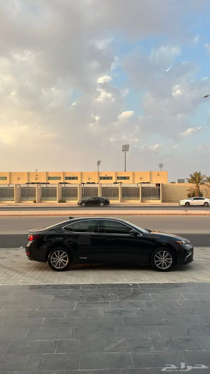 لكزس ES300h ( هايبرد .. كندي ) 21