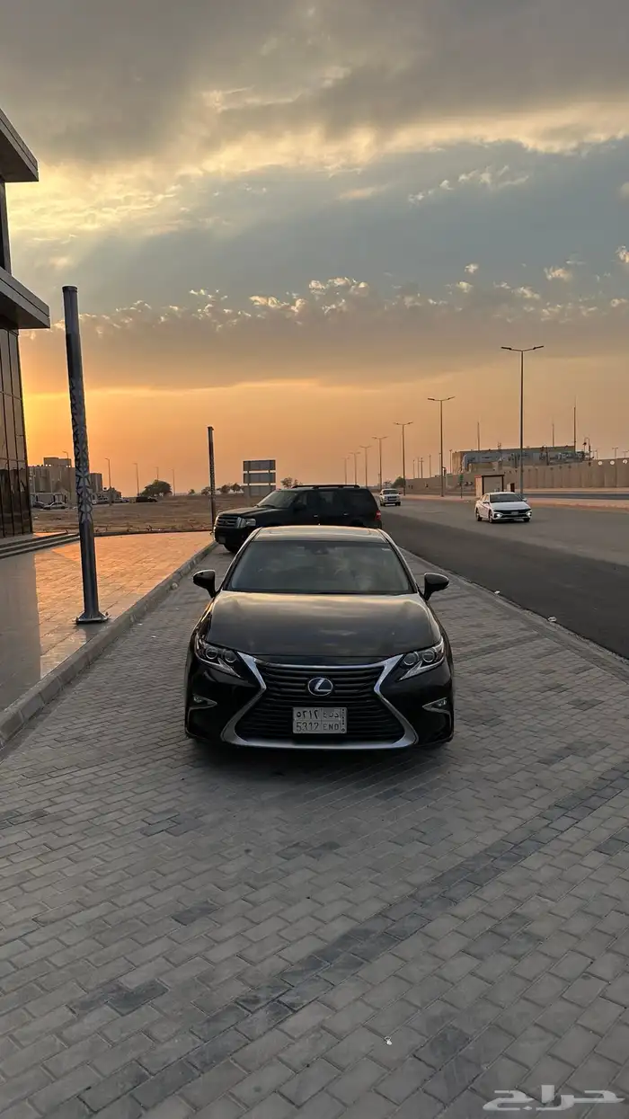 لكزس ES300h ( هايبرد .. كندي ) 24