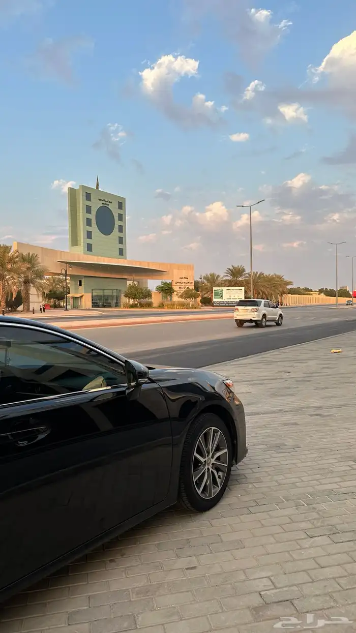 لكزس ES300h ( هايبرد .. كندي ) 18
