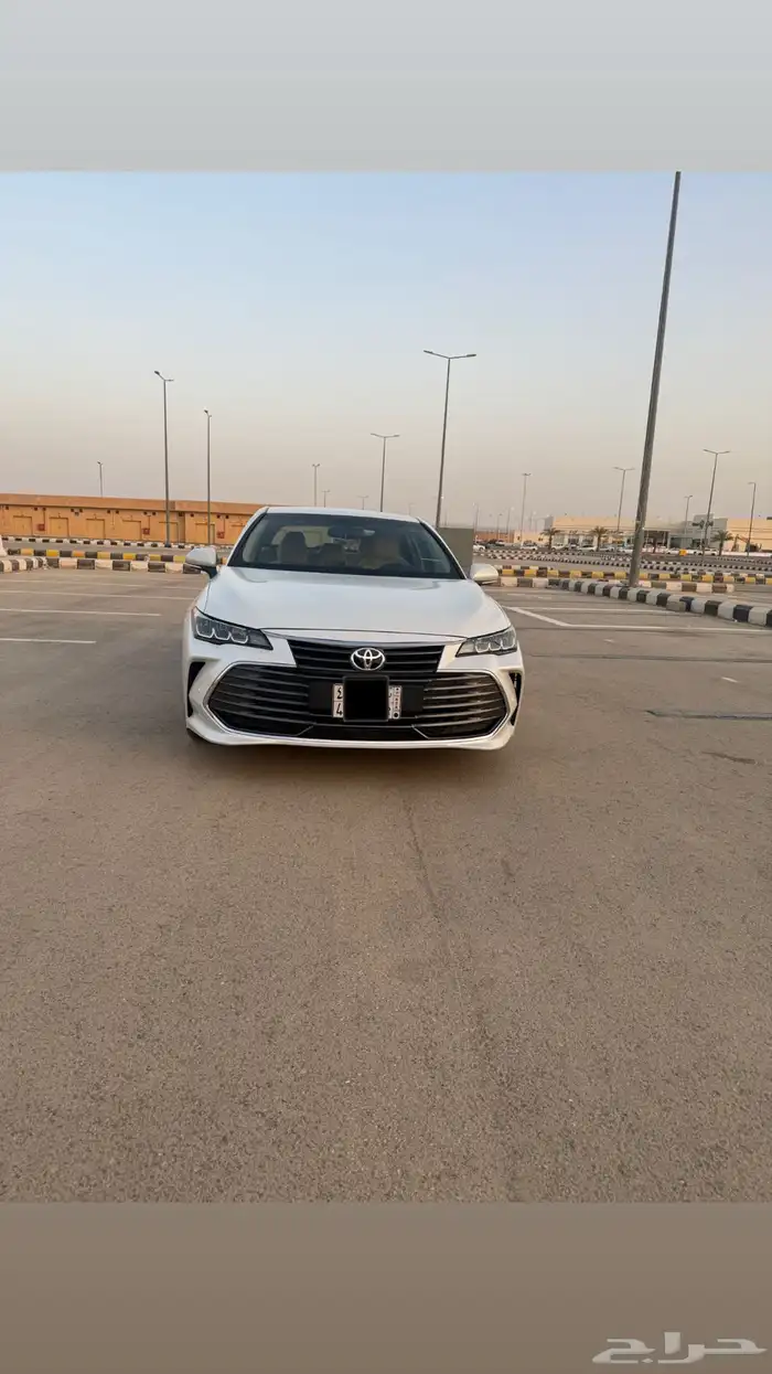 للبيع أفالون وأرد عبداللطيف جميل فئة XLE 9