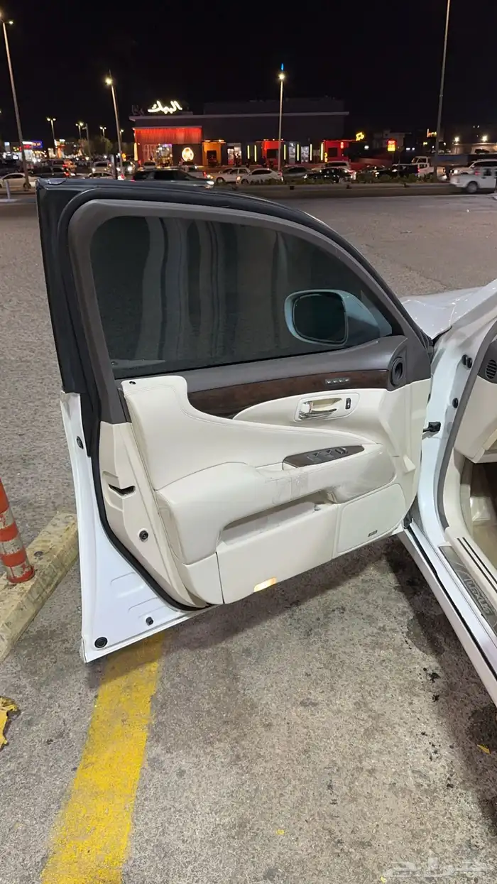 لكزس LS460 سعودي عبدالطيف جميل 8