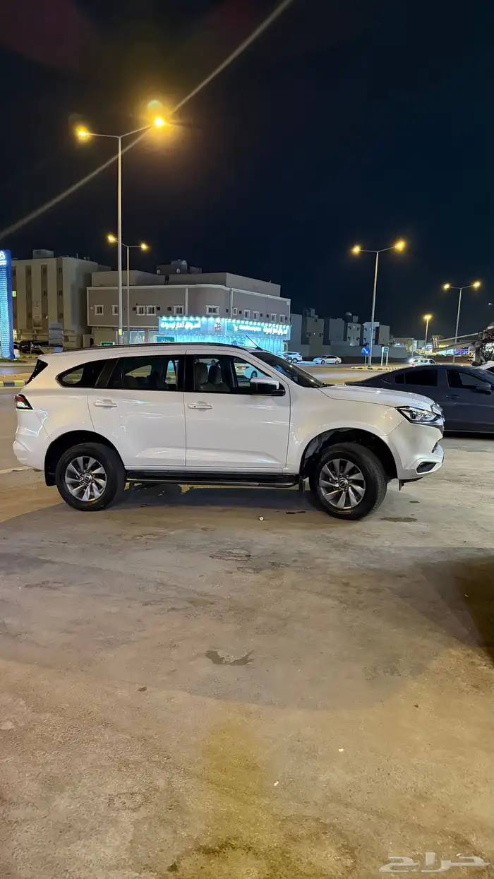 جيب ايسوزو موديل 2023 فل من غير دبل 14