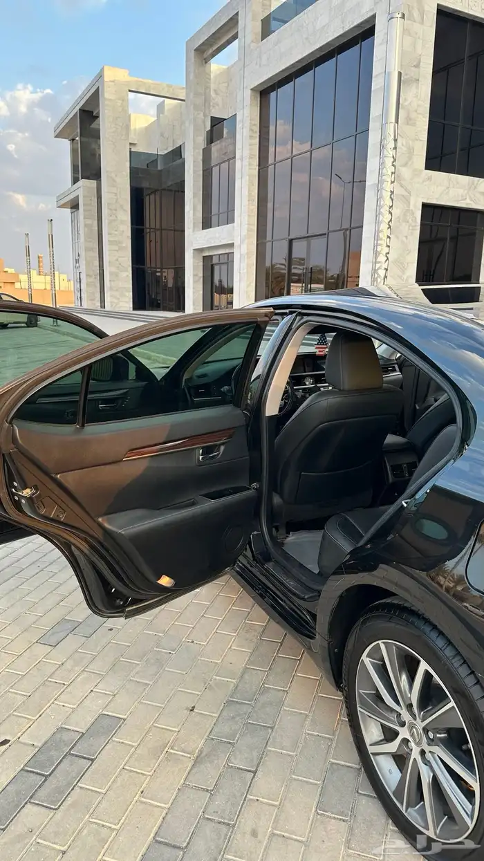 لكزس ES300h ( هايبرد .. كندي ) 16