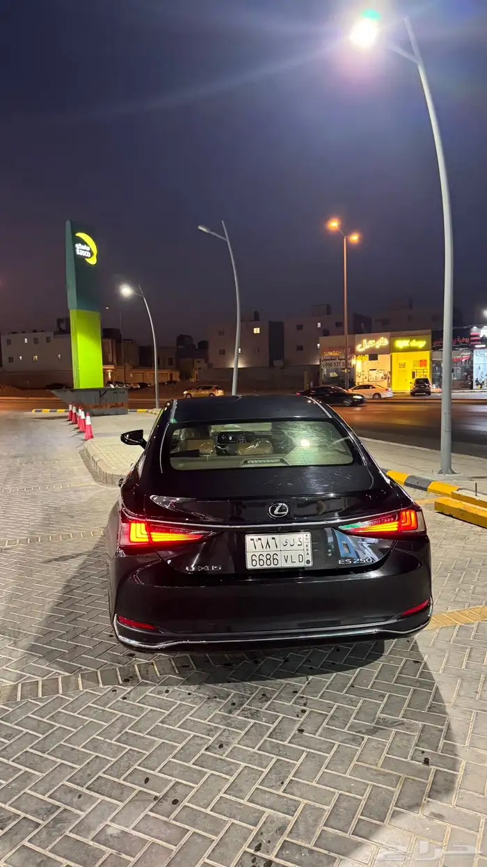 لكزز es250 مستعملة بسم البنك للان مكيشه باقي نقل عليهم 1