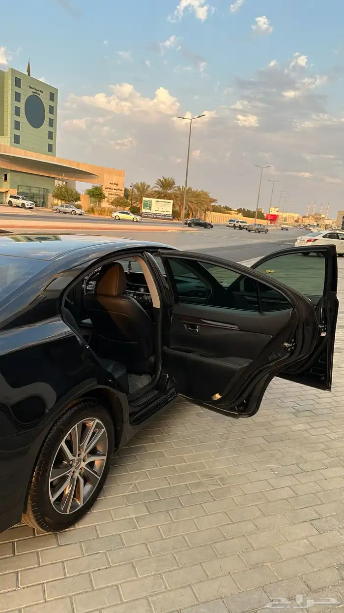 لكزس ES300h ( هايبرد .. كندي ) 17