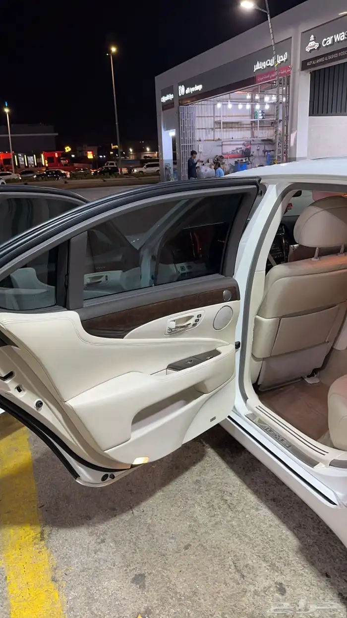 لكزس LS460 سعودي عبدالطيف جميل 10