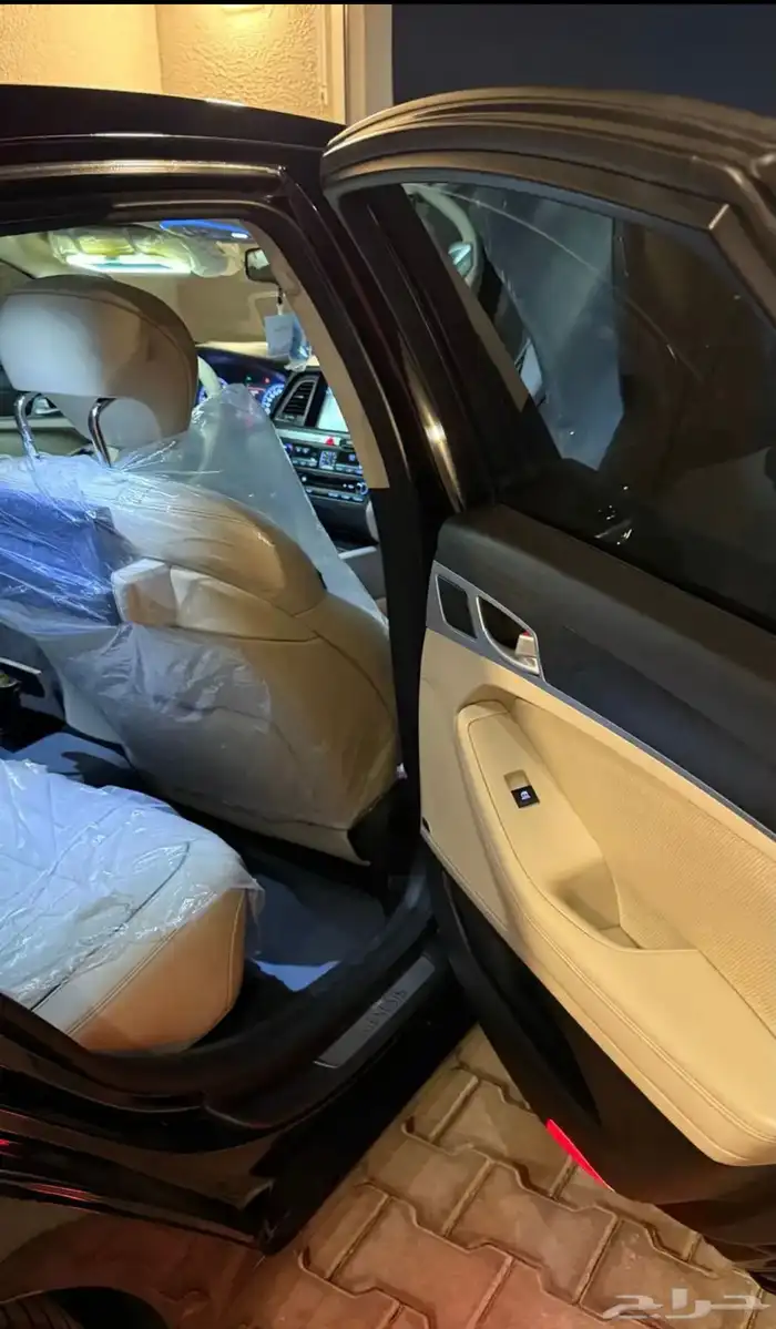 جنسس رويال V6 اللون اسود 12