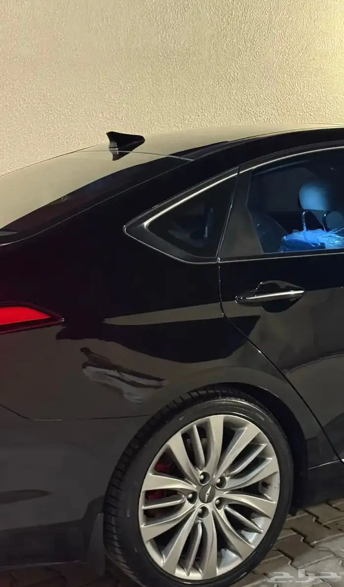 جنسس رويال V6 اللون اسود 9