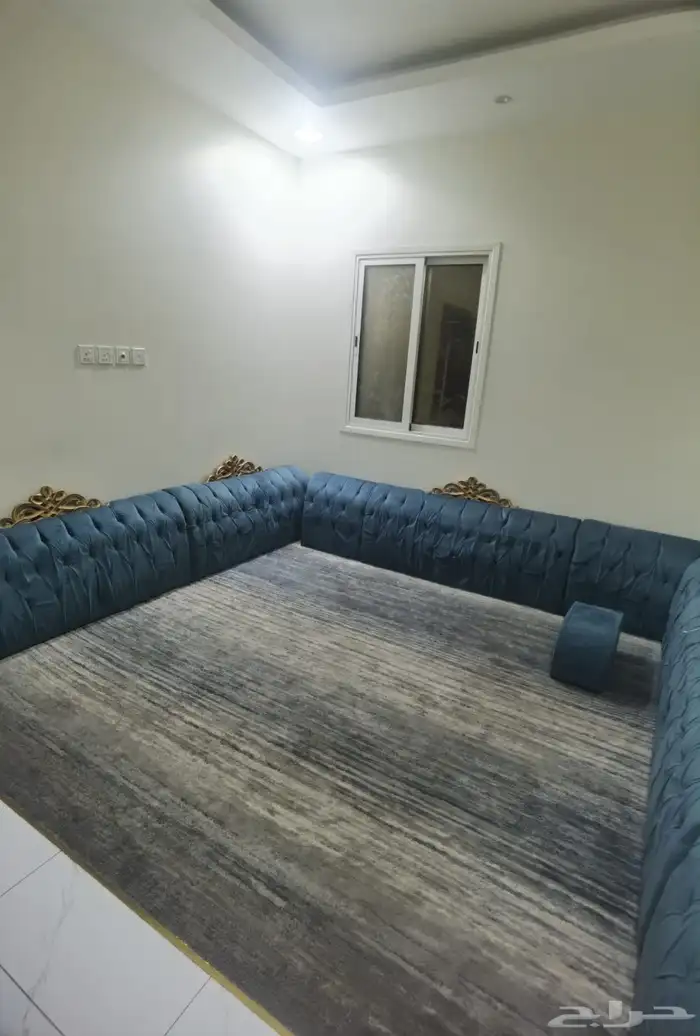 للبيع كنب ارضي .ستاره غرفة نوم . طقم كنب 3