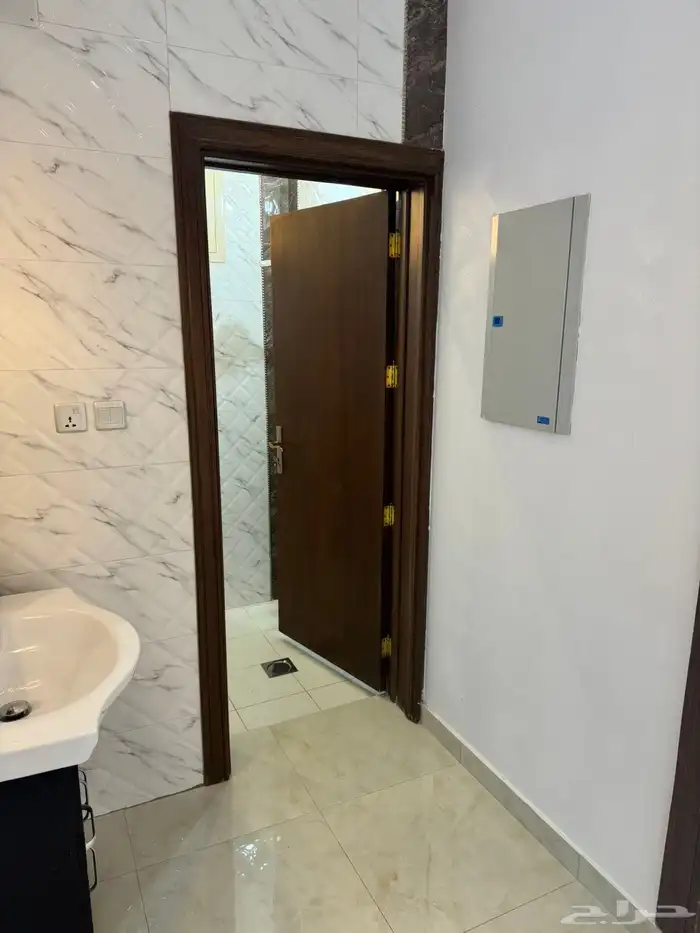عمارة للبيع بحي المنتزة 9
