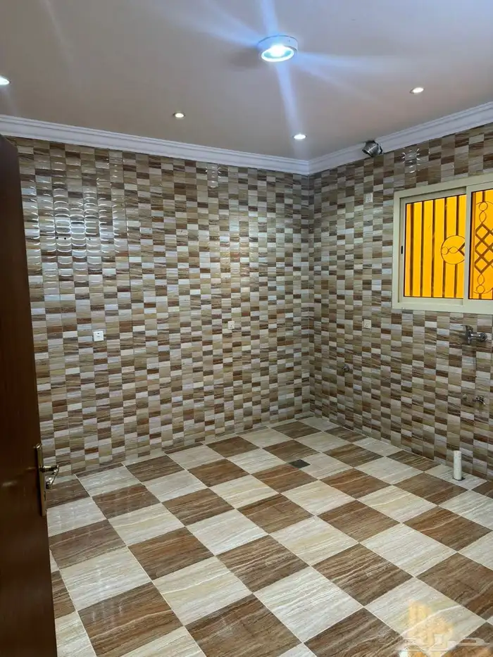 عمارة للبيع بحي المنتزة 7