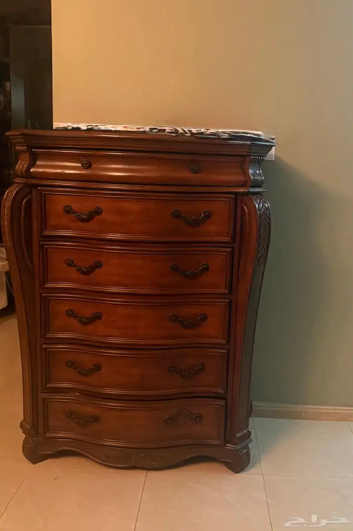 غرفة نوم شبه جديده 2