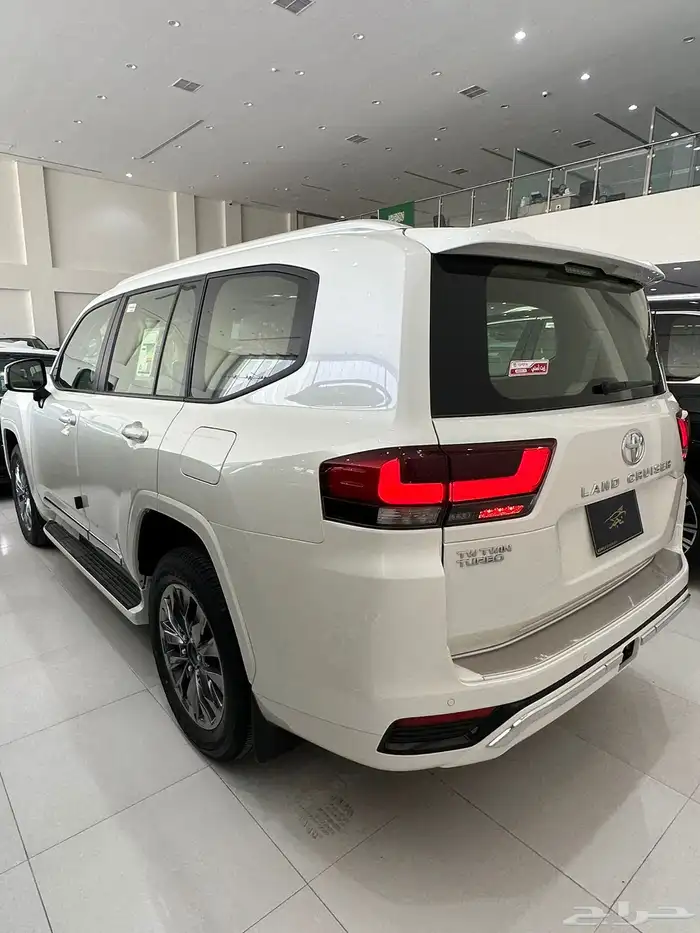 لاندكروزر GXR L4 ديزل 2024 3