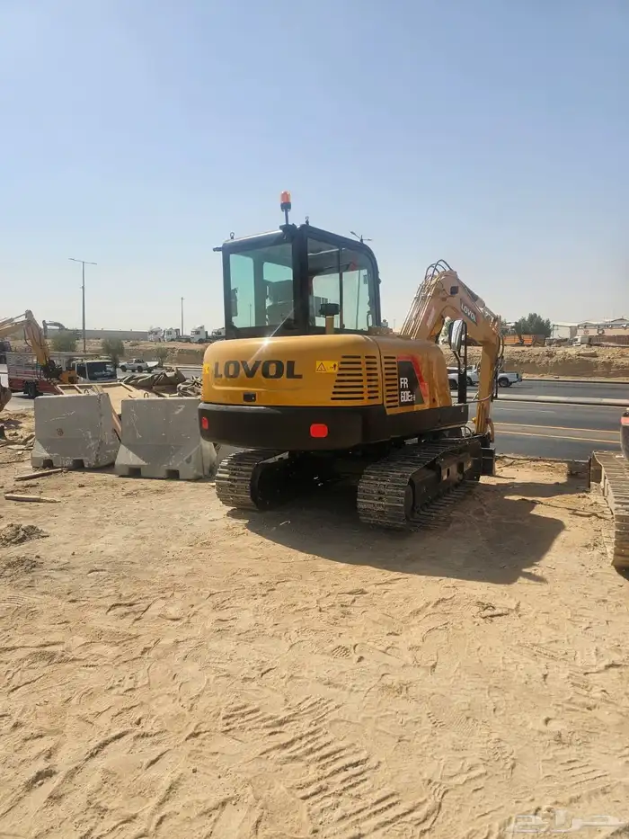 تاجير حفار صغيره بكلين 4