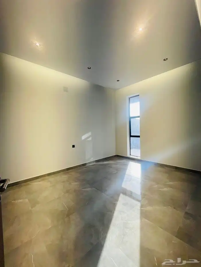 للبيع دور ودرج داخلي و شقتين حي البيان مساحة 360 خلف ماك 19