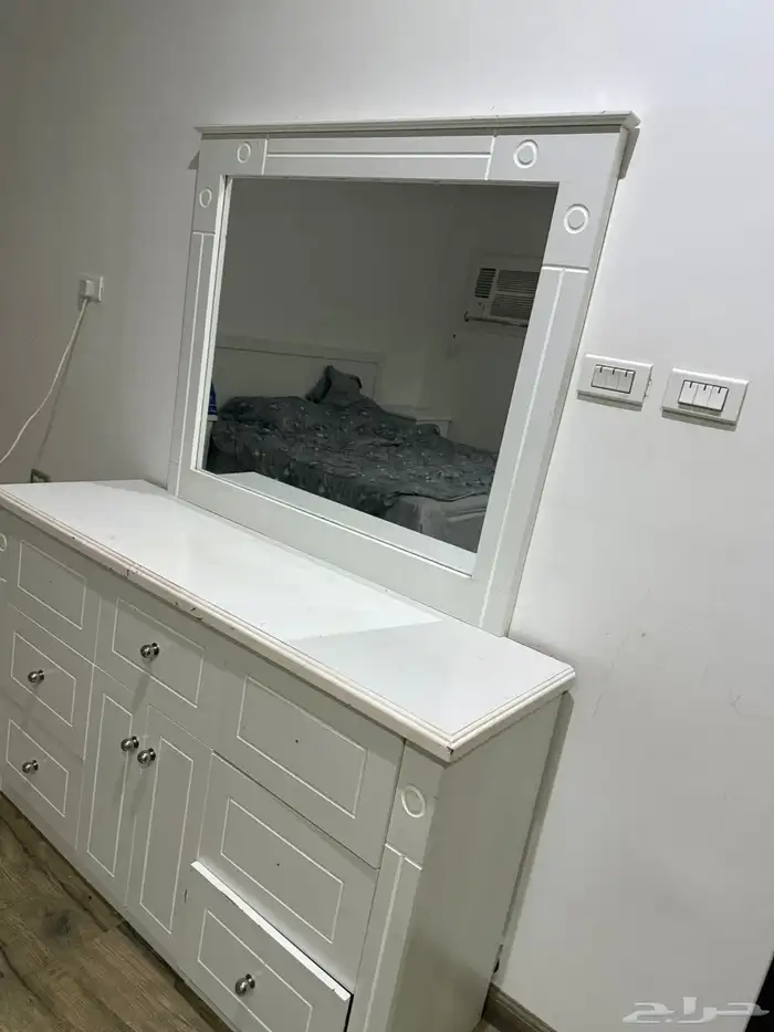 مطبخ وسرير نفرين وتسريحه بالطائف 7