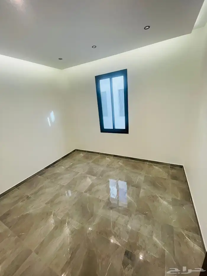 للبيع دور ودرج داخلي و شقتين حي البيان مساحة 360 خلف ماك 18