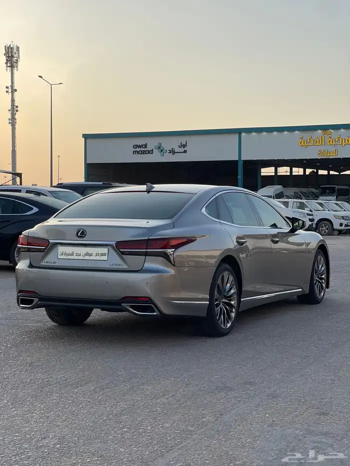 لكزس LS 350. 2019 4