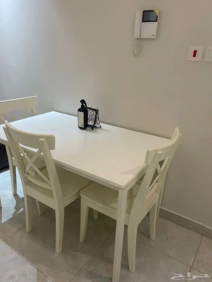 طاولة طعام 0