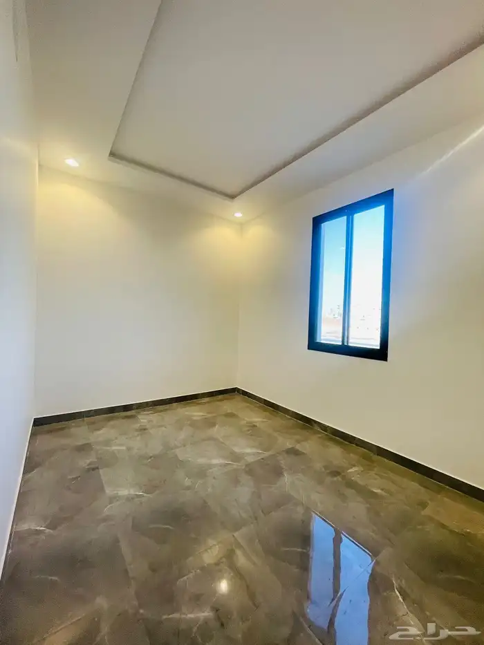 للبيع دور ودرج داخلي و شقتين حي البيان مساحة 360 خلف ماك 37