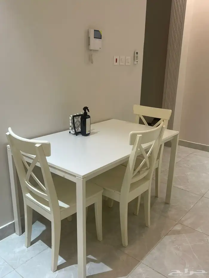 طاولة طعام 2
