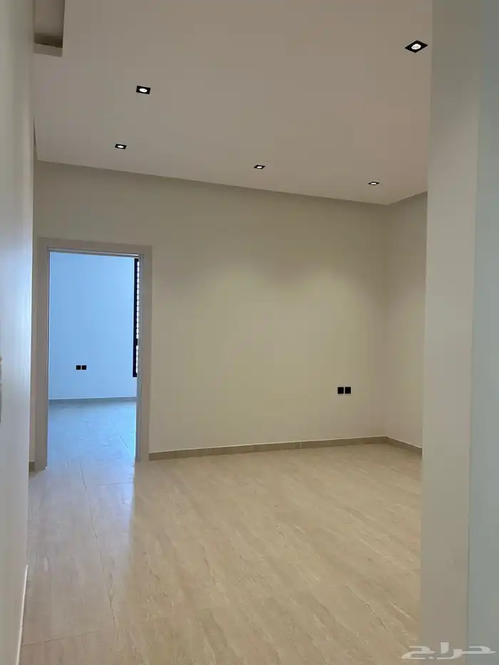 فيلا للإيجار   موقع مميز بدايه المهديه 24