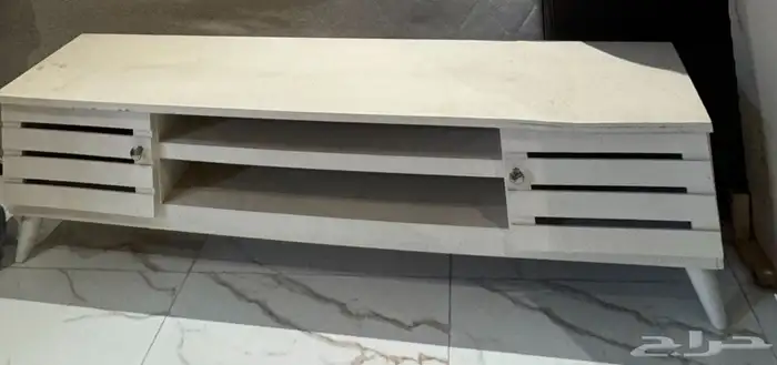 كنب وطاولة شاشة 0