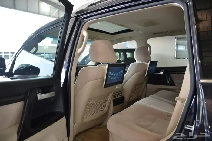 تويوتا لاند كروزر GXR 3 2020 تورنق 6