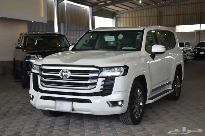 تويوتا لاند كروزر GXR L4 2023 0