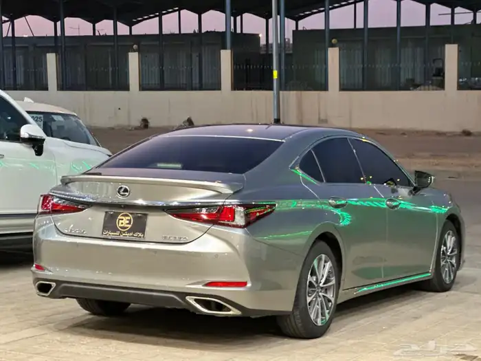 لكزس ES350 2023 5
