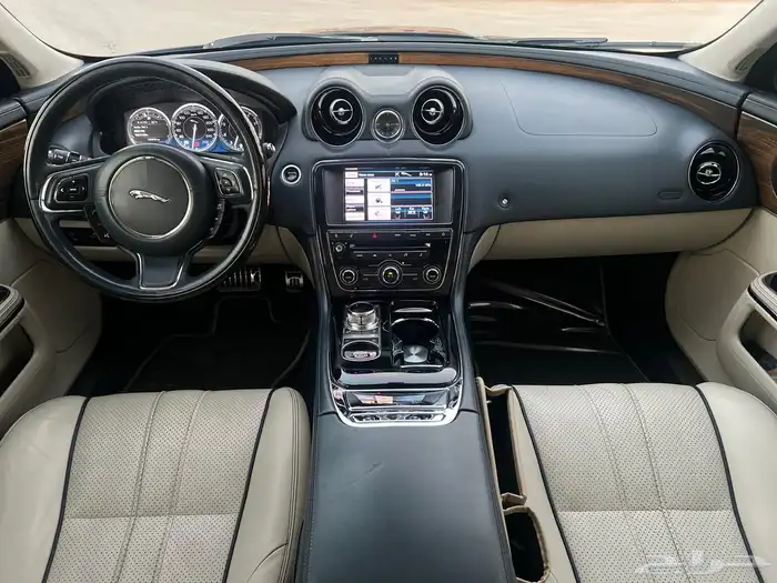 جاكور 2013 XJ L 22